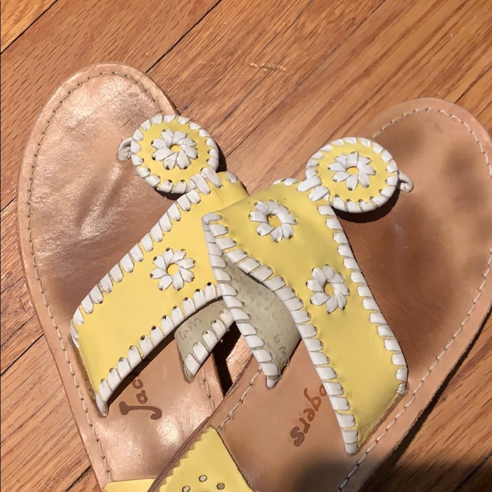 Jack Rogers Whipstitched Flip Flop. Size 6. Yellow